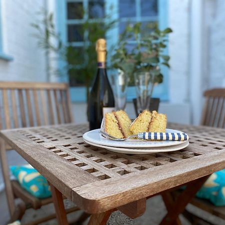 Bosun Cottage - Boutique Retreat On The Beach دييْل المظهر الخارجي الصورة